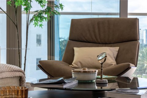 Condo in Sunny Isles Beach, Florida, 2 bedrooms  № 1921007 - photo 14