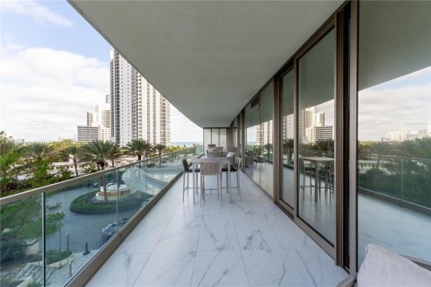 Condo in Sunny Isles Beach, Florida, 2 bedrooms  № 1921007 - photo 21