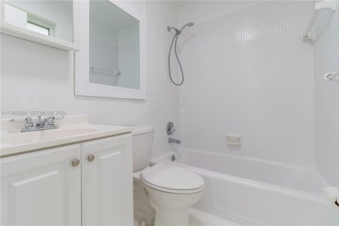 Condominio en venta en Miami Beach, Florida, 2 dormitorios, 88.26 m2 № 2021928 - foto 6