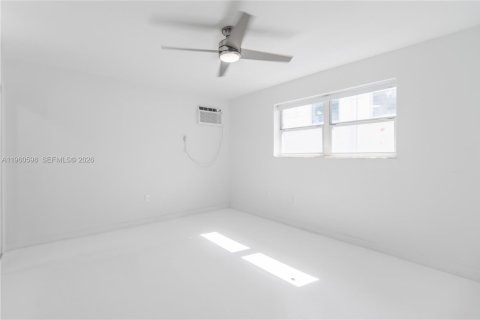 Condominio en venta en Miami Beach, Florida, 2 dormitorios, 88.26 m2 № 2021928 - foto 8