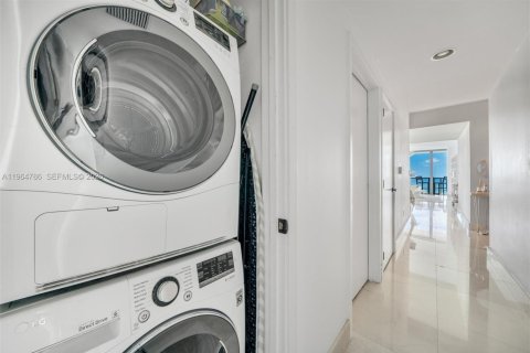 Condominio en alquiler en Miami Beach, Florida, 2 dormitorios, 128.86 m2 № 2029583 - foto 22