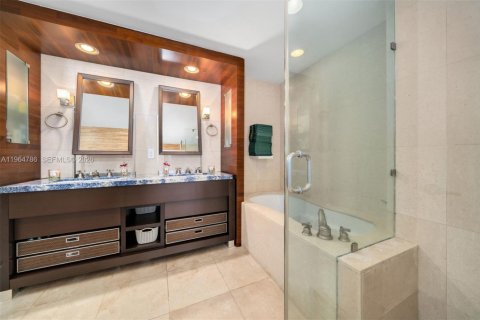 Condominio en alquiler en Miami Beach, Florida, 2 dormitorios, 128.86 m2 № 2029583 - foto 13