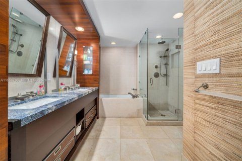 Condominio en alquiler en Miami Beach, Florida, 2 dormitorios, 128.86 m2 № 2029583 - foto 14