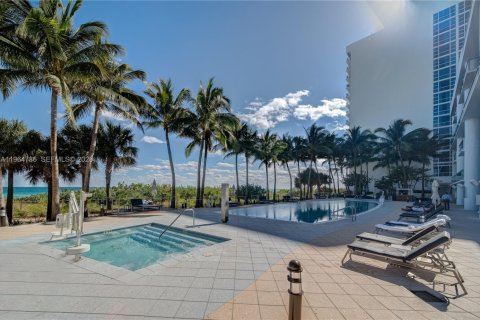 Condominio en alquiler en Miami Beach, Florida, 2 dormitorios, 128.86 m2 № 2029583 - foto 24