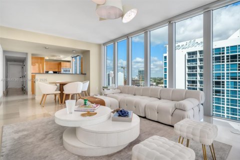 Condominio en alquiler en Miami Beach, Florida, 2 dormitorios, 128.86 m2 № 2029583 - foto 4