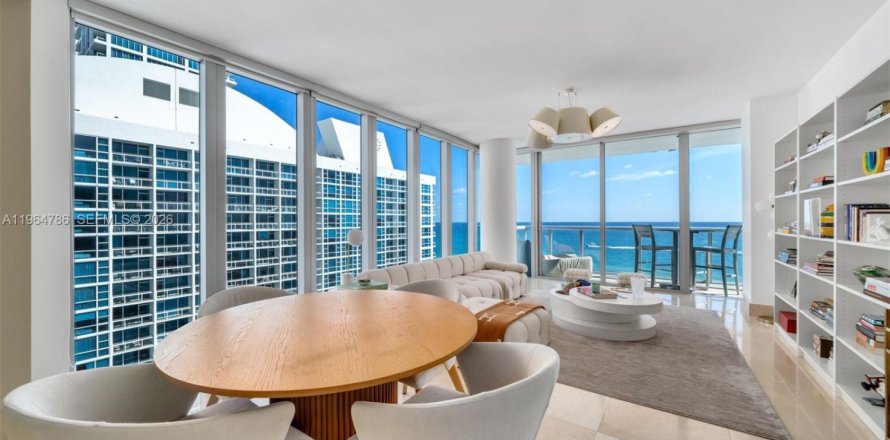 Condominio en Miami Beach, Florida, 2 dormitorios № 2029583
