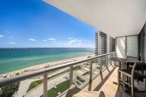 Condominio en alquiler en Miami Beach, Florida, 2 dormitorios, 128.86 m2 № 2029583 - foto 3