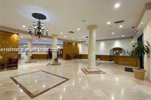 Condominio en alquiler en Hollywood, Florida, 1 dormitorio, 84.17 m2 № 1836508 - foto 6