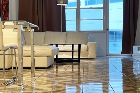 Condominio en alquiler en Hollywood, Florida, 1 dormitorio, 84.17 m2 № 1836508 - foto 7