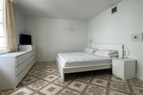 Condominio en alquiler en Hollywood, Florida, 1 dormitorio, 84.17 m2 № 1836508 - foto 12