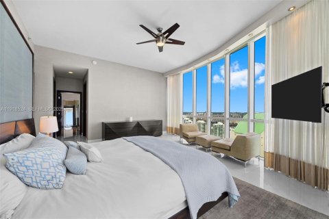Condominio en venta en Sunny Isles Beach, Florida, 3 dormitorios, 257.15 m2 № 2035419 - foto 15