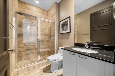 Condominio en venta en Sunny Isles Beach, Florida, 3 dormitorios, 257.15 m2 № 2035419 - foto 24