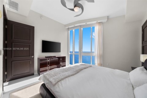 Condominio en venta en Sunny Isles Beach, Florida, 3 dormitorios, 257.15 m2 № 2035419 - foto 23