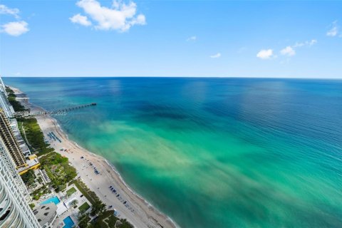 Condominio en venta en Sunny Isles Beach, Florida, 3 dormitorios, 257.15 m2 № 2035419 - foto 29