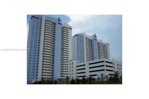 Copropriété à louer à North Miami, Floride: 3 chambres, 175.21 m2 № 1937331 - photo 13