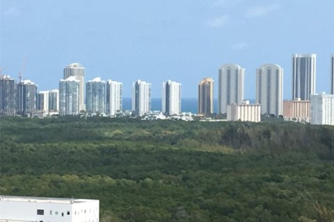 Copropriété à louer à North Miami, Floride: 3 chambres, 175.21 m2 № 1937331 - photo 1