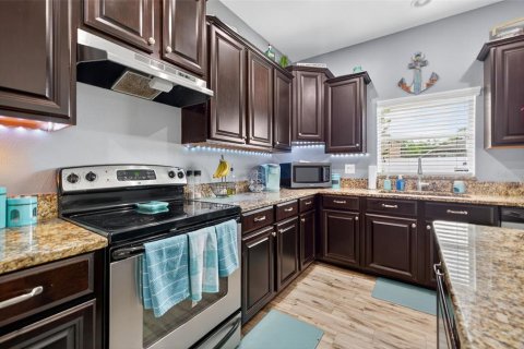 Casa en venta en Tampa, Florida, 4 dormitorios, 231.88 m2 № 1919942 - foto 15