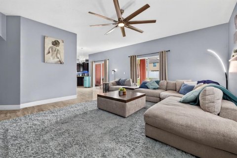 Casa en venta en Tampa, Florida, 4 dormitorios, 231.88 m2 № 1919942 - foto 10