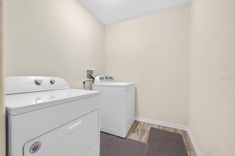 Casa en venta en Tampa, Florida, 4 dormitorios, 231.88 m2 № 1919942 - foto 24