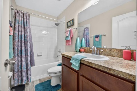 Casa en venta en Tampa, Florida, 4 dormitorios, 231.88 m2 № 1919942 - foto 23