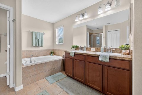 Casa en venta en Tampa, Florida, 4 dormitorios, 231.88 m2 № 1919942 - foto 20