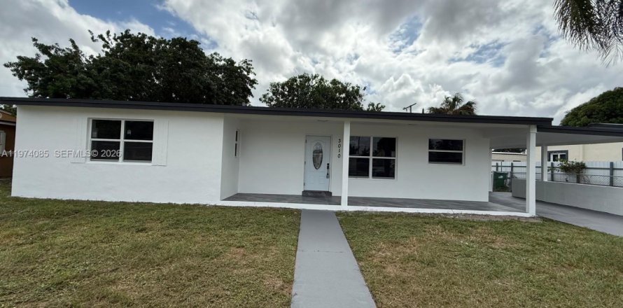 Villa ou maison à Miami Gardens, Floride 4 chambres, 138.42 m2 № 2033714