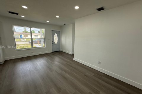 Villa ou maison à vendre à Miami Gardens, Floride: 4 chambres, 138.42 m2 № 2033714 - photo 7