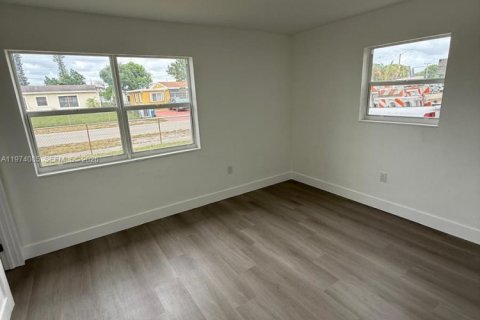 Villa ou maison à vendre à Miami Gardens, Floride: 4 chambres, 138.42 m2 № 2033714 - photo 21