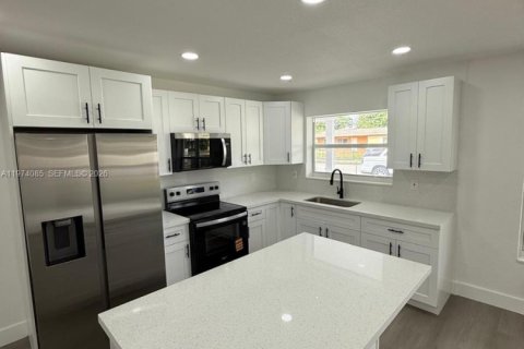 Villa ou maison à vendre à Miami Gardens, Floride: 4 chambres, 138.42 m2 № 2033714 - photo 10