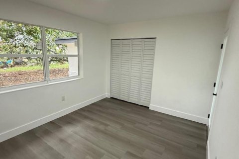 Villa ou maison à vendre à Miami Gardens, Floride: 4 chambres, 138.42 m2 № 2033714 - photo 22