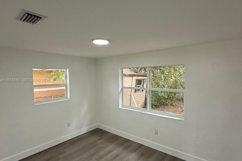 Villa ou maison à vendre à Miami Gardens, Floride: 4 chambres, 138.42 m2 № 2033714 - photo 23