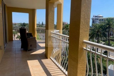 Condo in Saint Pete Beach, Florida, 3 bedrooms  № 1787674 - photo 30