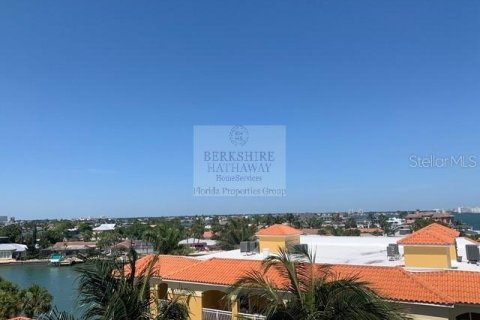 Condo in Saint Pete Beach, Florida, 3 bedrooms  № 1787674 - photo 4