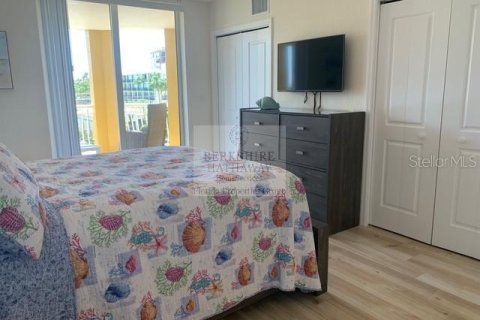 Condo in Saint Pete Beach, Florida, 3 bedrooms  № 1787674 - photo 21
