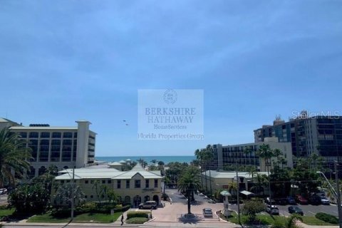 Condo in Saint Pete Beach, Florida, 3 bedrooms  № 1787674 - photo 27