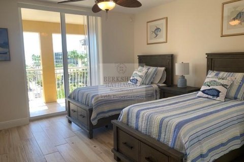 Condo in Saint Pete Beach, Florida, 3 bedrooms  № 1787674 - photo 24