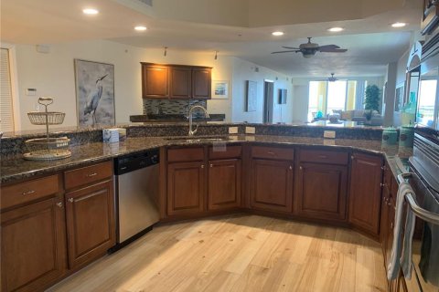 Condo in Saint Pete Beach, Florida, 3 bedrooms  № 1787674 - photo 5
