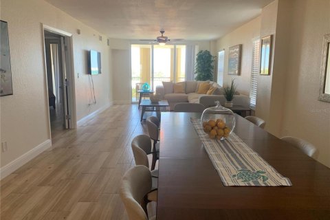 Condo in Saint Pete Beach, Florida, 3 bedrooms  № 1787674 - photo 11