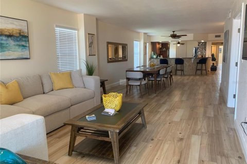 Condo in Saint Pete Beach, Florida, 3 bedrooms  № 1787674 - photo 6