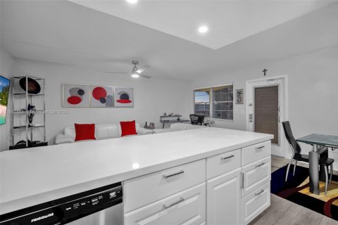 Copropriété à vendre à Boca Raton, Floride: 2 chambres, 83.24 m2 № 1944864 - photo 7