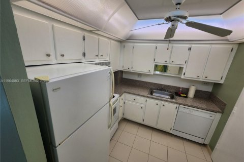 Copropriété à vendre à Hallandale Beach, Floride: 1 chambre, 65.03 m2 № 2081078 - photo 17