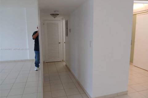 Copropriété à vendre à Hallandale Beach, Floride: 1 chambre, 65.03 m2 № 2081078 - photo 3