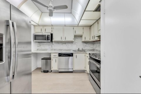 Copropriété à louer à Lauderhill, Floride: 2 chambres, 90.3 m2 № 1993305 - photo 5