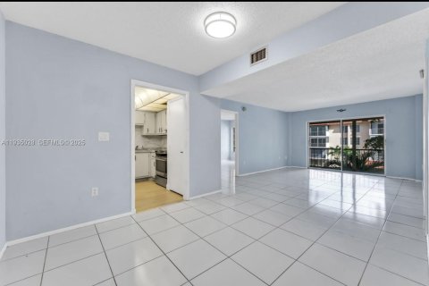Copropriété à louer à Lauderhill, Floride: 2 chambres, 90.3 m2 № 1993305 - photo 12