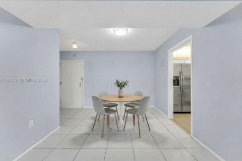 Copropriété à louer à Lauderhill, Floride: 2 chambres, 90.3 m2 № 1993305 - photo 3