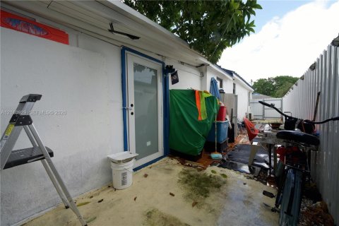 Villa ou maison à vendre à Miami, Floride: 3 chambres, 68.75 m2 № 2426702 - photo 22