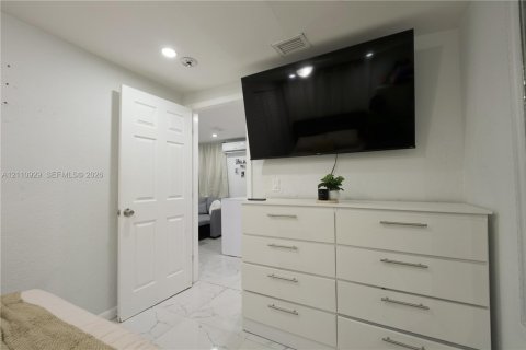 Villa ou maison à vendre à Miami, Floride: 3 chambres, 68.75 m2 № 2426702 - photo 8