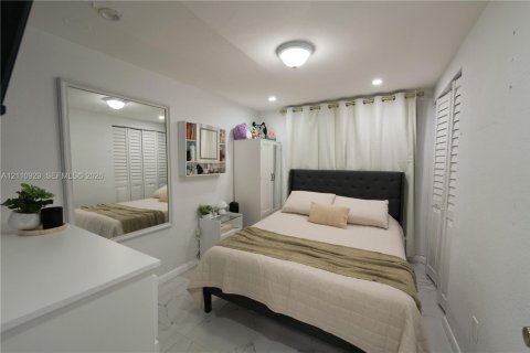 Villa ou maison à vendre à Miami, Floride: 3 chambres, 68.75 m2 № 2426702 - photo 7