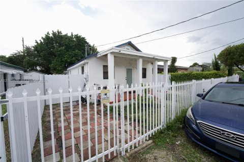 Villa ou maison à vendre à Miami, Floride: 3 chambres, 68.75 m2 № 2426702 - photo 27