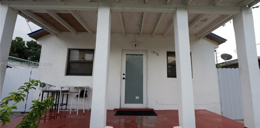 Villa ou maison à Miami, Floride 3 chambres, 68.75 m2 № 2426702